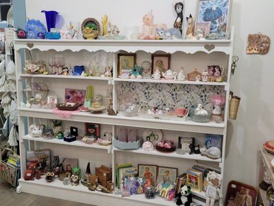 A Booth FULL of Vintage Goodness