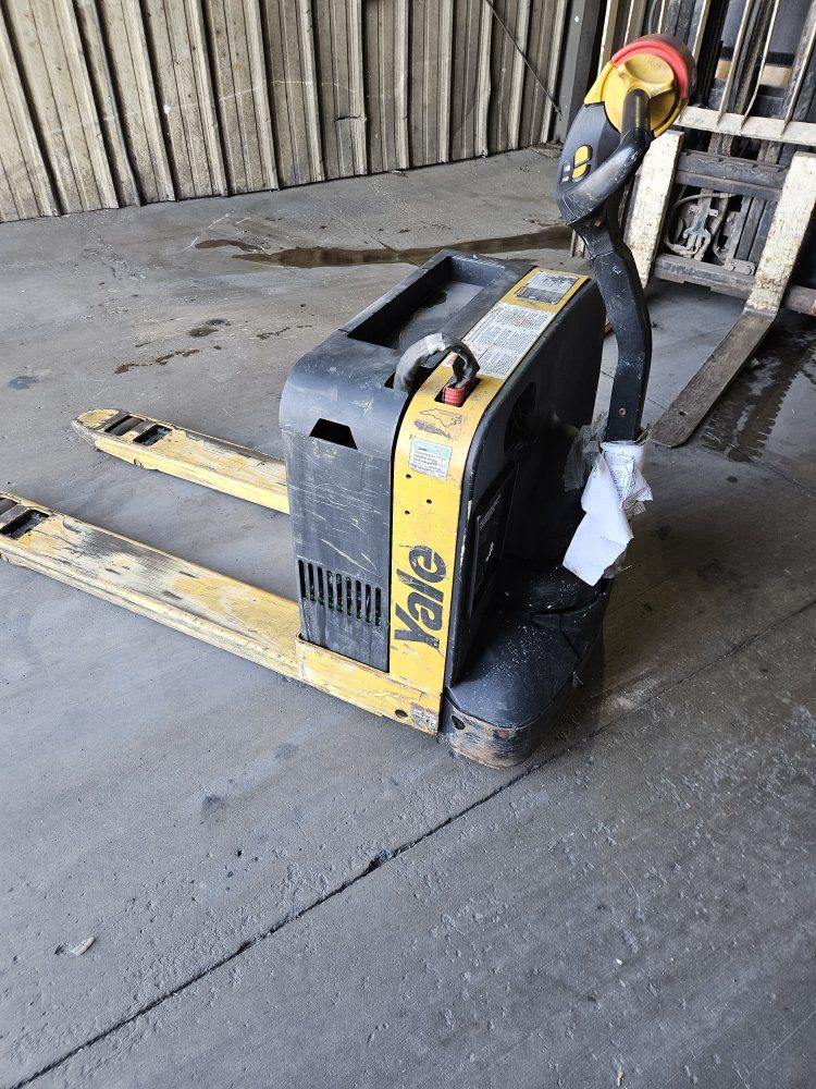 Yale Electric Pallet Jack Walkie Stacker Truck