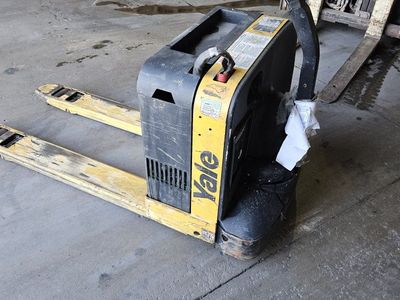 Yale Electric Pallet Jack Walkie Stacker Truck