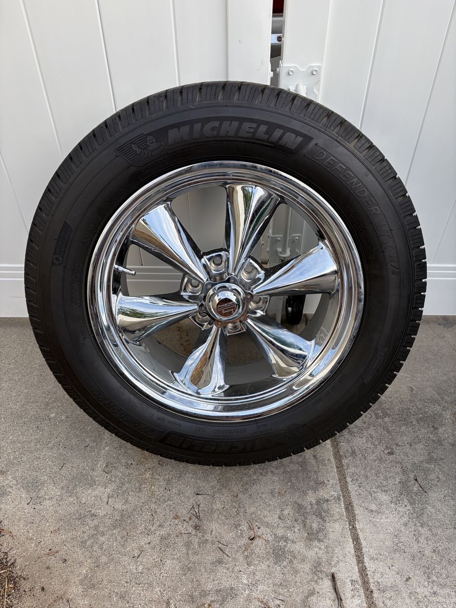 20” American racing wheels with Michelin tires