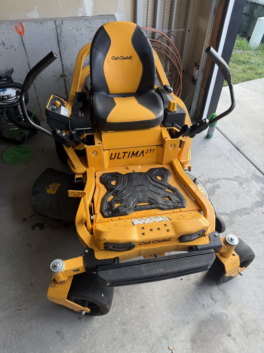 Cub Cadet Ultima ZT1 42” Zero Turn Mower