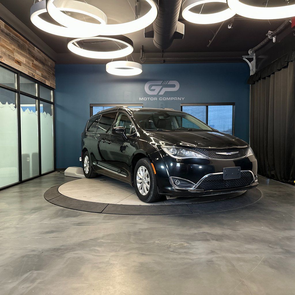 2019 CHRYSLER PACIFICA Touring L
