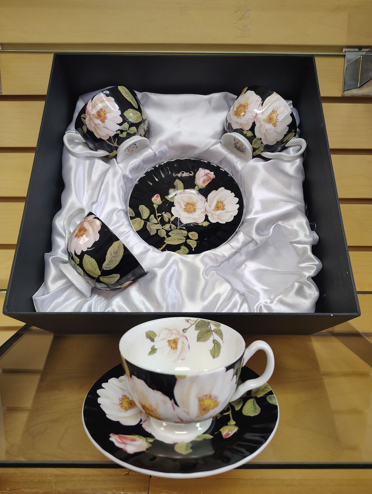 8pc Bone China Tea / Coffee set - $39.99 (NEW) roses / floral. 4 cups & 4 saucers. Black_pink_green