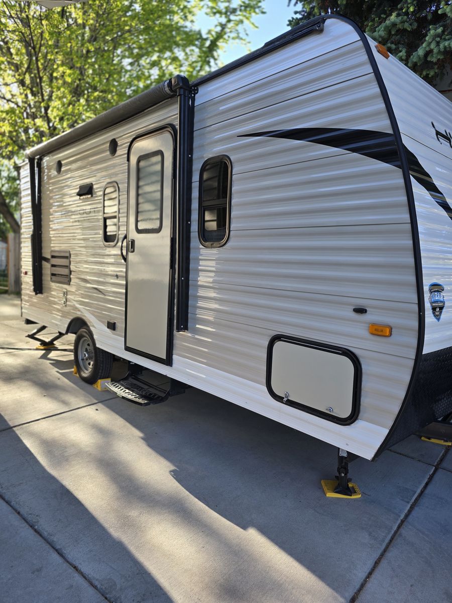 2019 Keystone Hideout 176 LHS like new