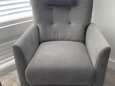 Modern Gray Accent Chair (Great Condition)