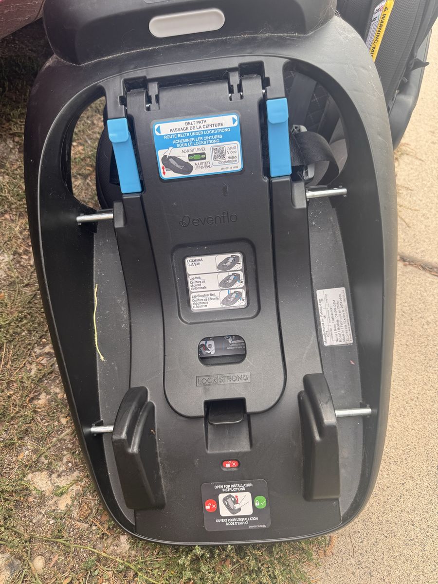 Evenflo LiteMax Sensory Soothe Car Seat with Base