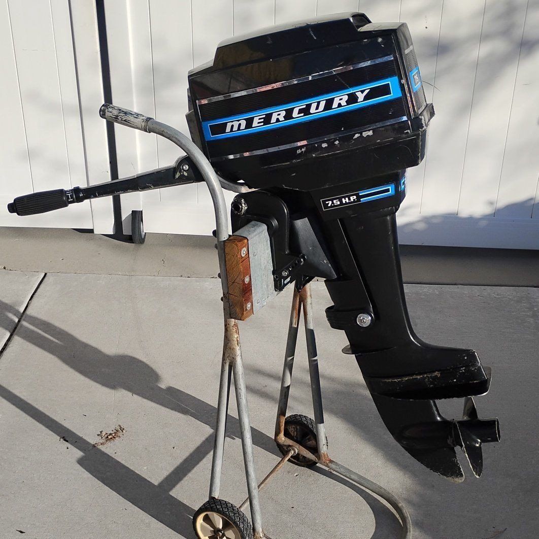 Mercury 7.5 horsepower boat motor