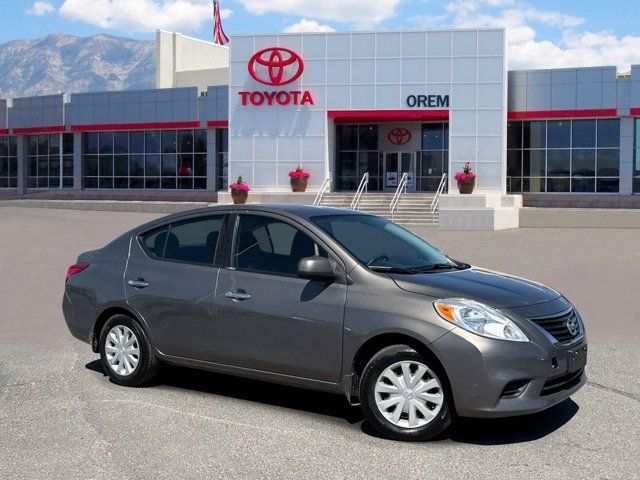 2012 Nissan Versa 1.6 SV