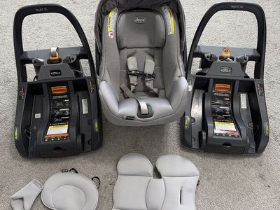 Chicco Keyfit 35 Car Seat with Extra Base Infant Car Seat