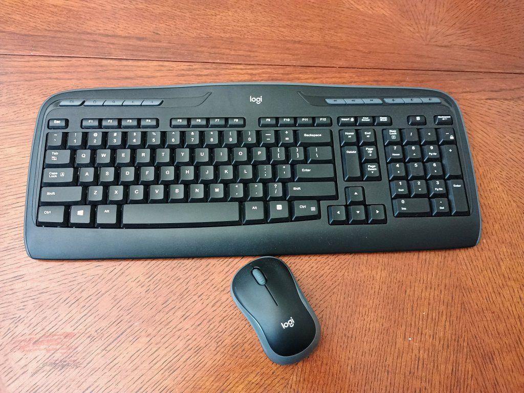 Logitech MK320 Wireless Keyboard & Mouse Combo