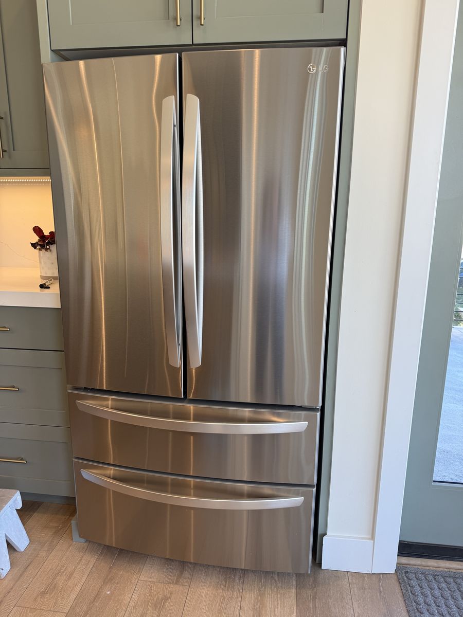 LG French Door Refrigerator w/double freezer drawers