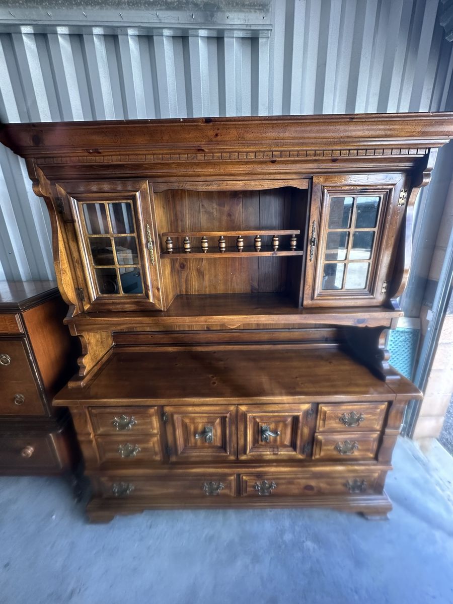 Wood Hutch