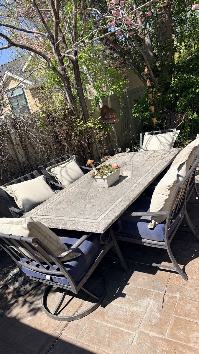 Outdoor furniture dining table and 6 chairs