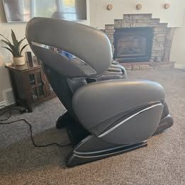 Cozzia EC-618B Massage Chair
