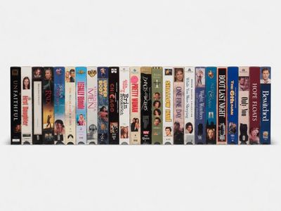 Large Lot of 25+ VHS Tapes - Comedy, Drama, Romance - Hollywood Classics Collection