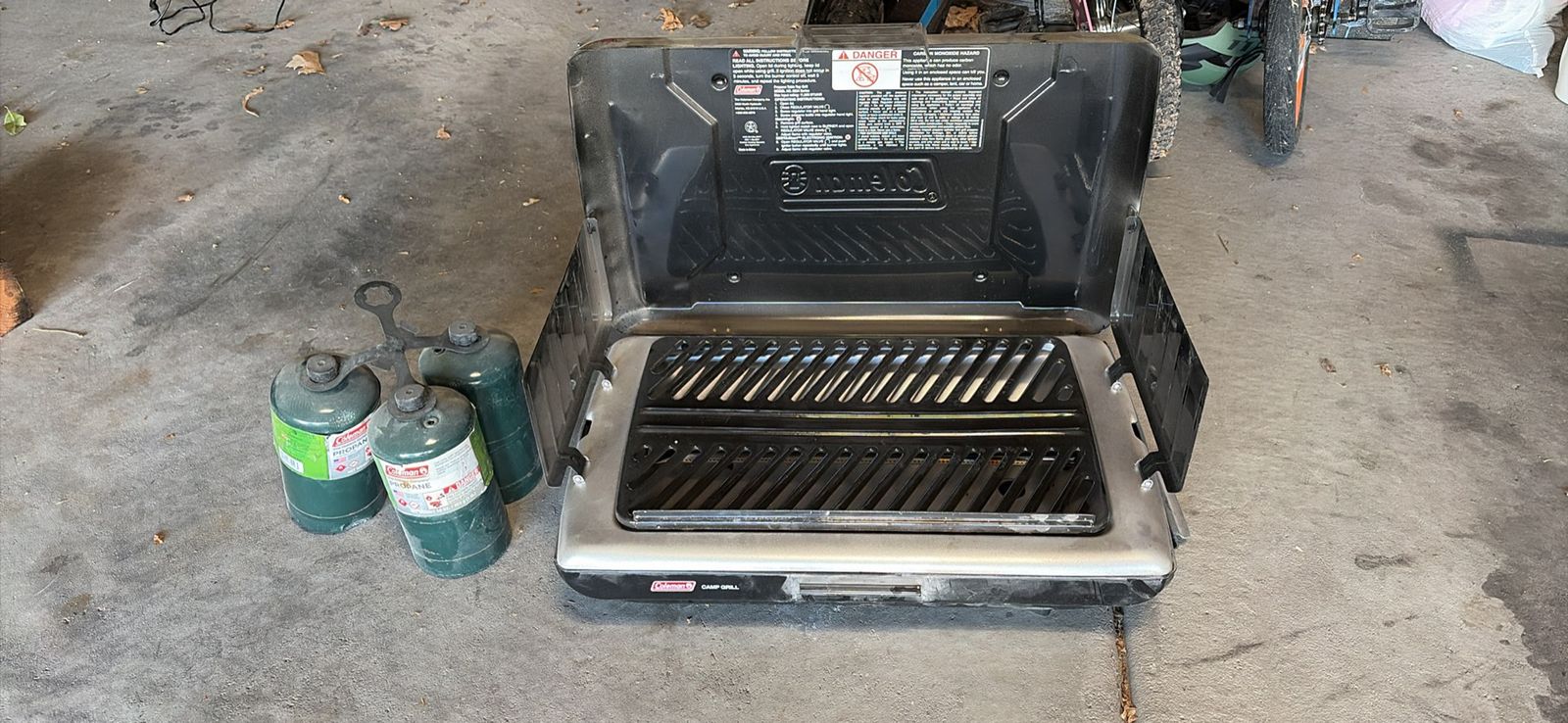 Coleman camp stove with gas