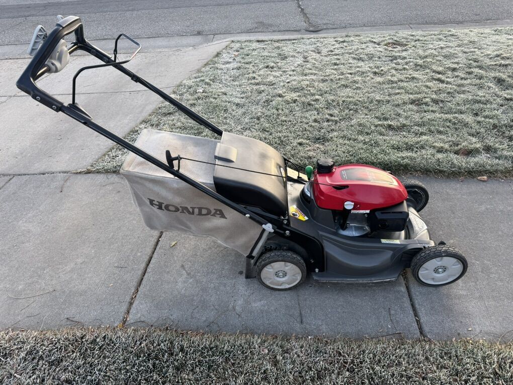 Honda Lawnmower HRX217  (Newest Honda Model)