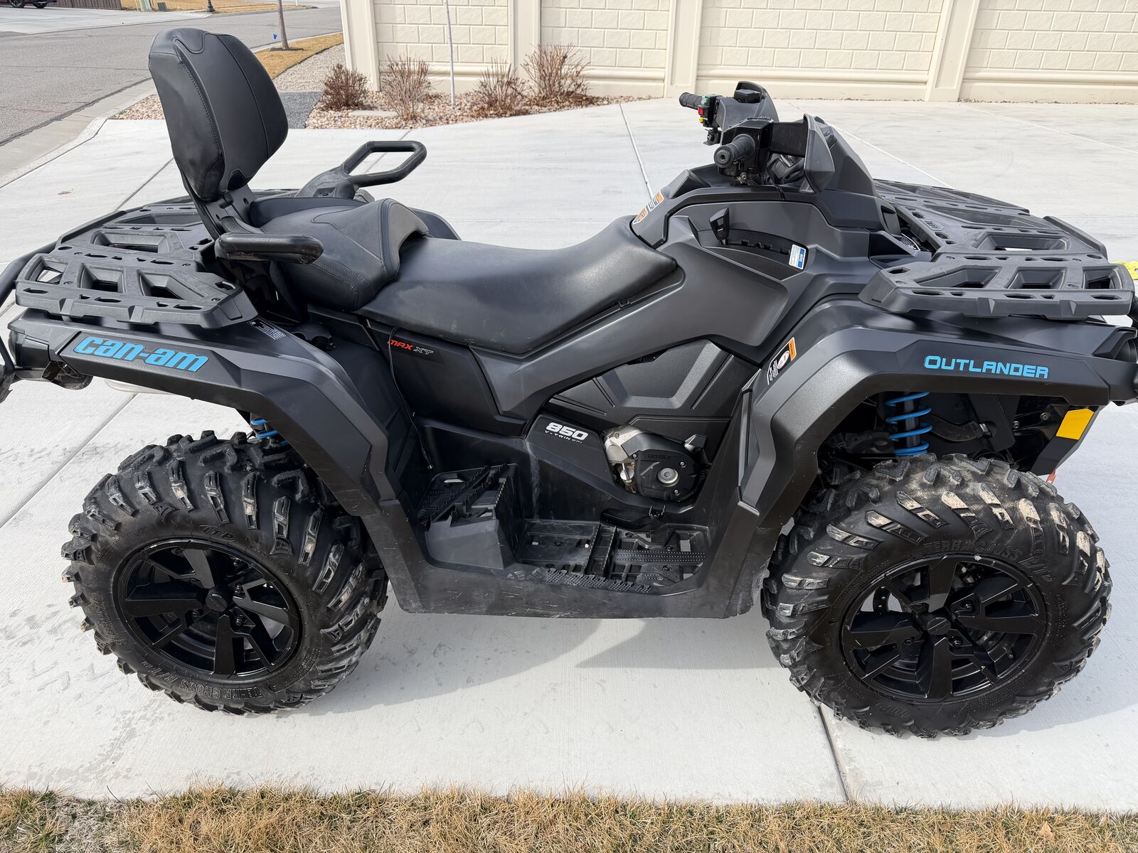 2021 Can Am Outlander 850 XT.  2 UP-Clean, low miles. $8800