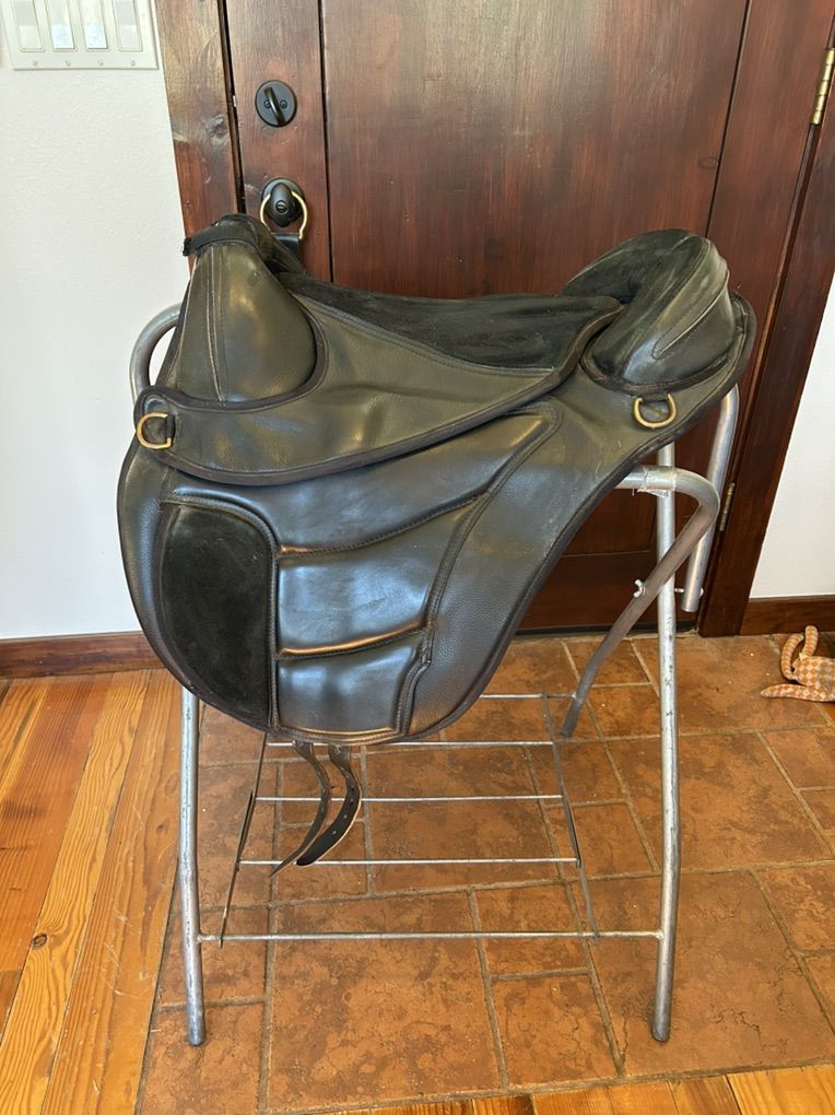 Treefree Exmoor Treeless Saddle MUST GO MAKE OFFE