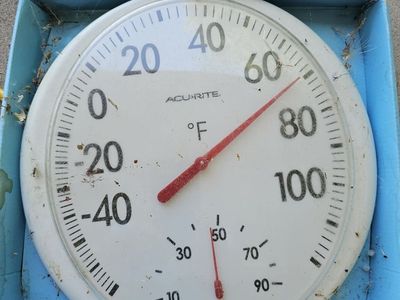 Outdoor thermometer