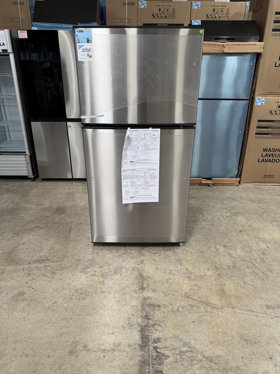 NEW GE STAINLESS STEEL REFRIGERATOR