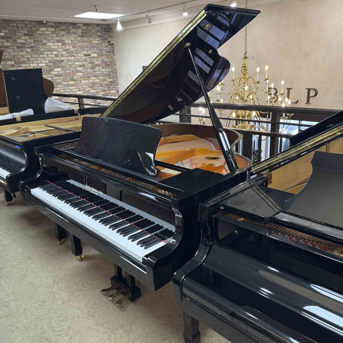 MINT CONDITION GRAND PIANO