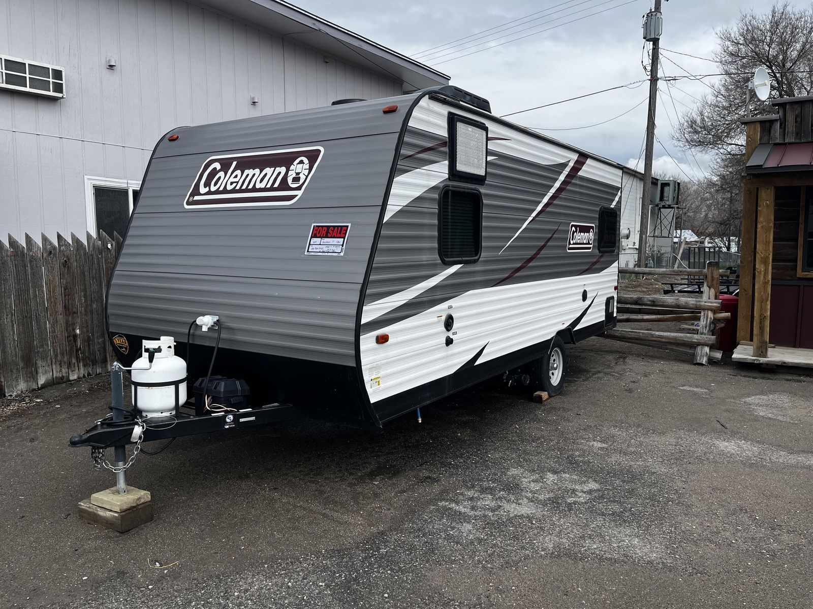 2019 Coleman Lantern 17ft Tri - Sleep in 10 times max