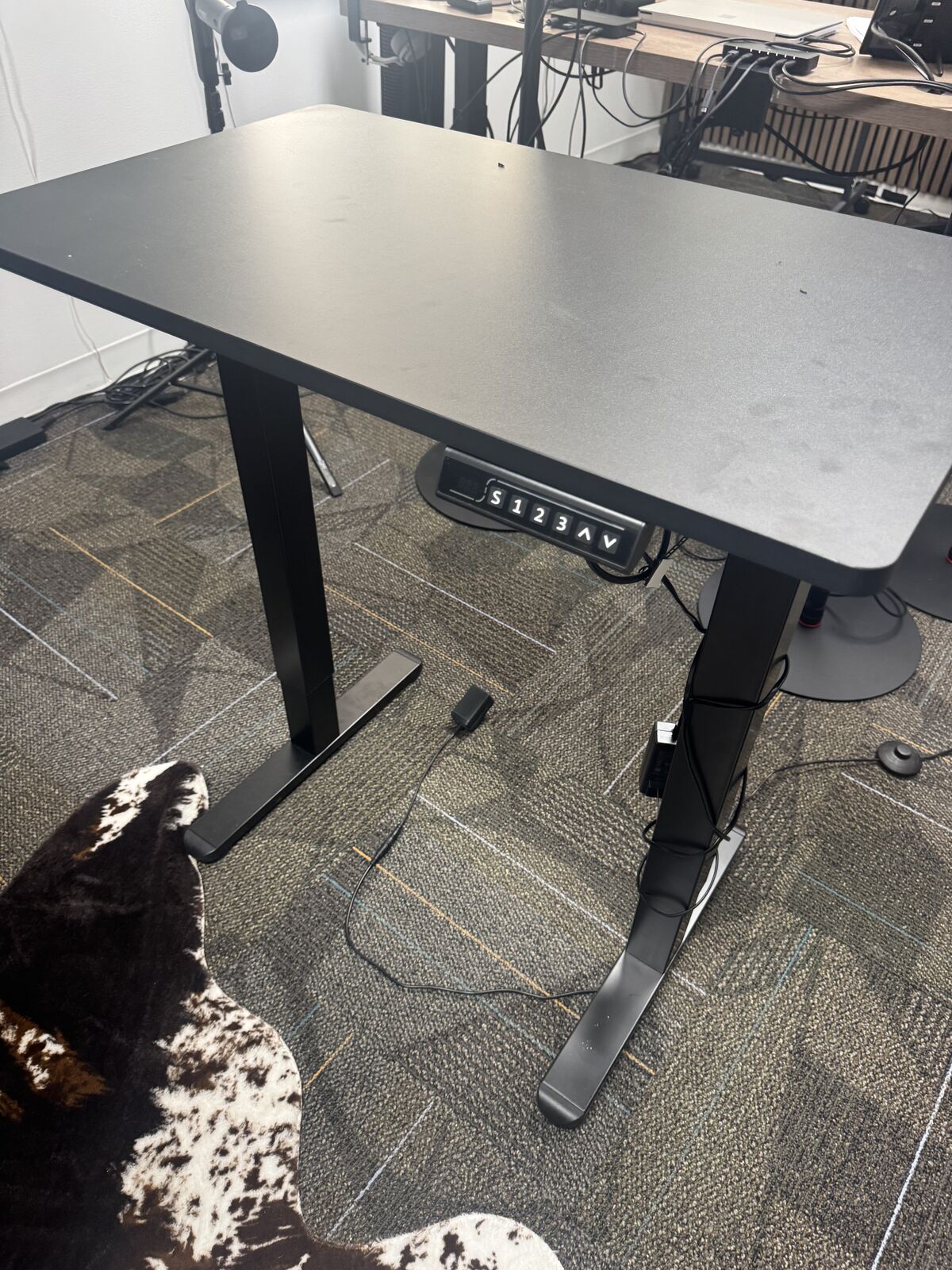 FREE Standing Desk Electric ALMOST NEW