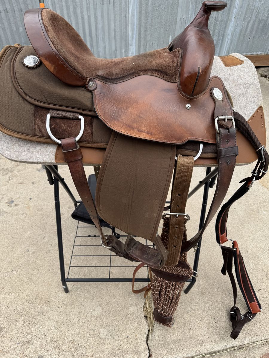 Lightweight Western Trail Saddle Package – Ready to Ride