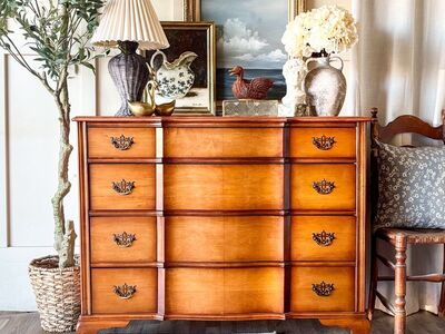 *FREE DELIVERY* Vintage Traditional Dresser