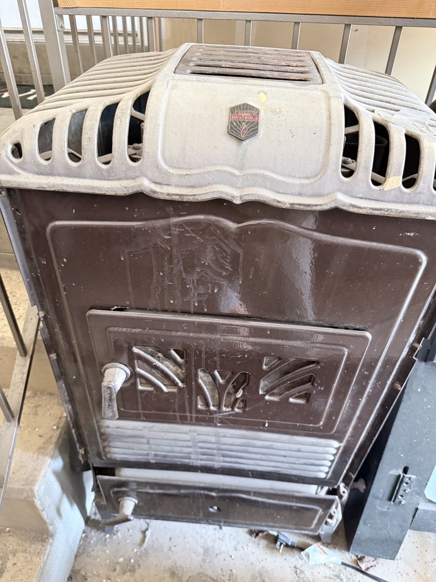 Estate HEATROLA Wood Burning Fireplace Stove - Vintage Model, Brown/Gray Finish