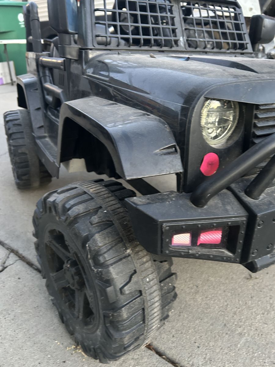 Kids jeep ride on