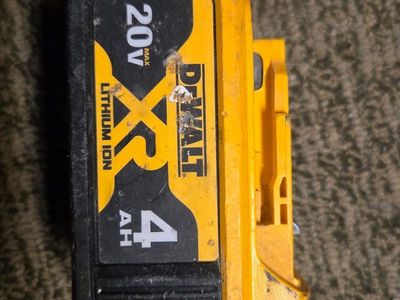 dewalt battery