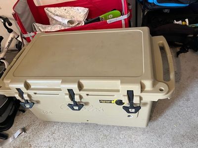 Cabela's Polar Cap Equalizer 100 qt. Cooler