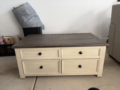 Lift-Top Coffee Table