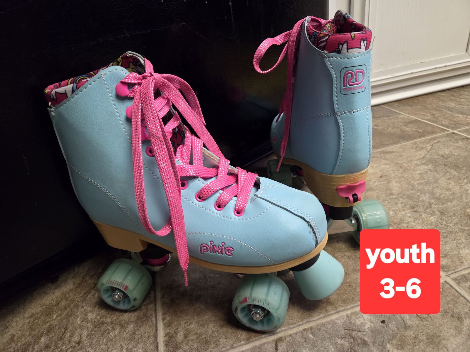 Roller Derby PIXIE Roller Skates LUCY Size Y 3-6 Blue Pink Unicorns Adjustable
