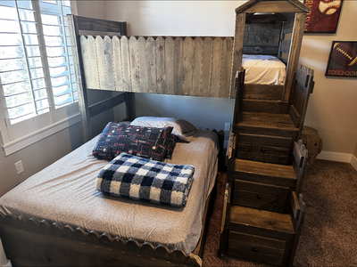 Kids bunk bed