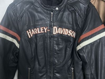 Women’s Large Harley leather jacket with fleece Hoodie and Harley belt