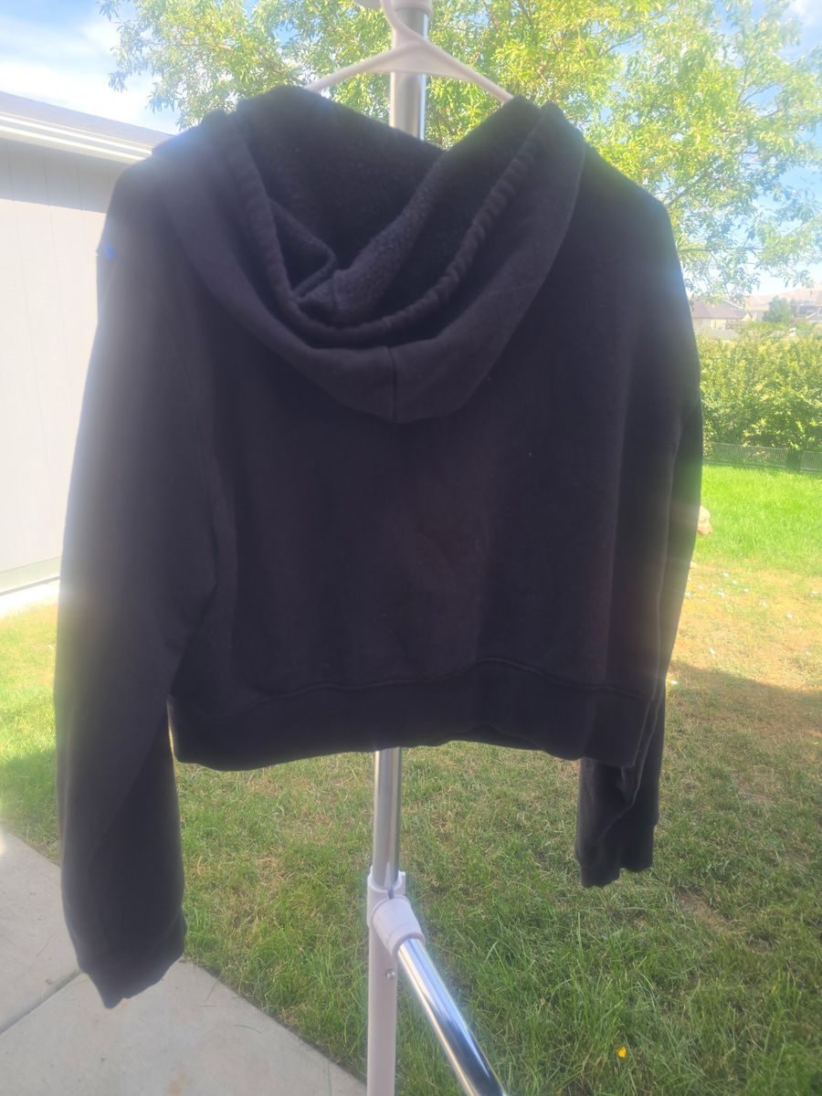 No Boundaries Black Cropped Full-Zip Hoodie Sweater – Junior's Size Large (12-14)