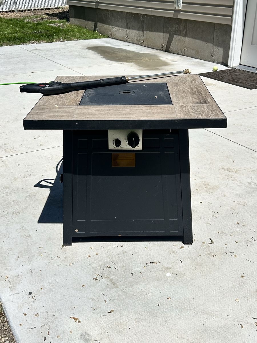 Gas fire pit