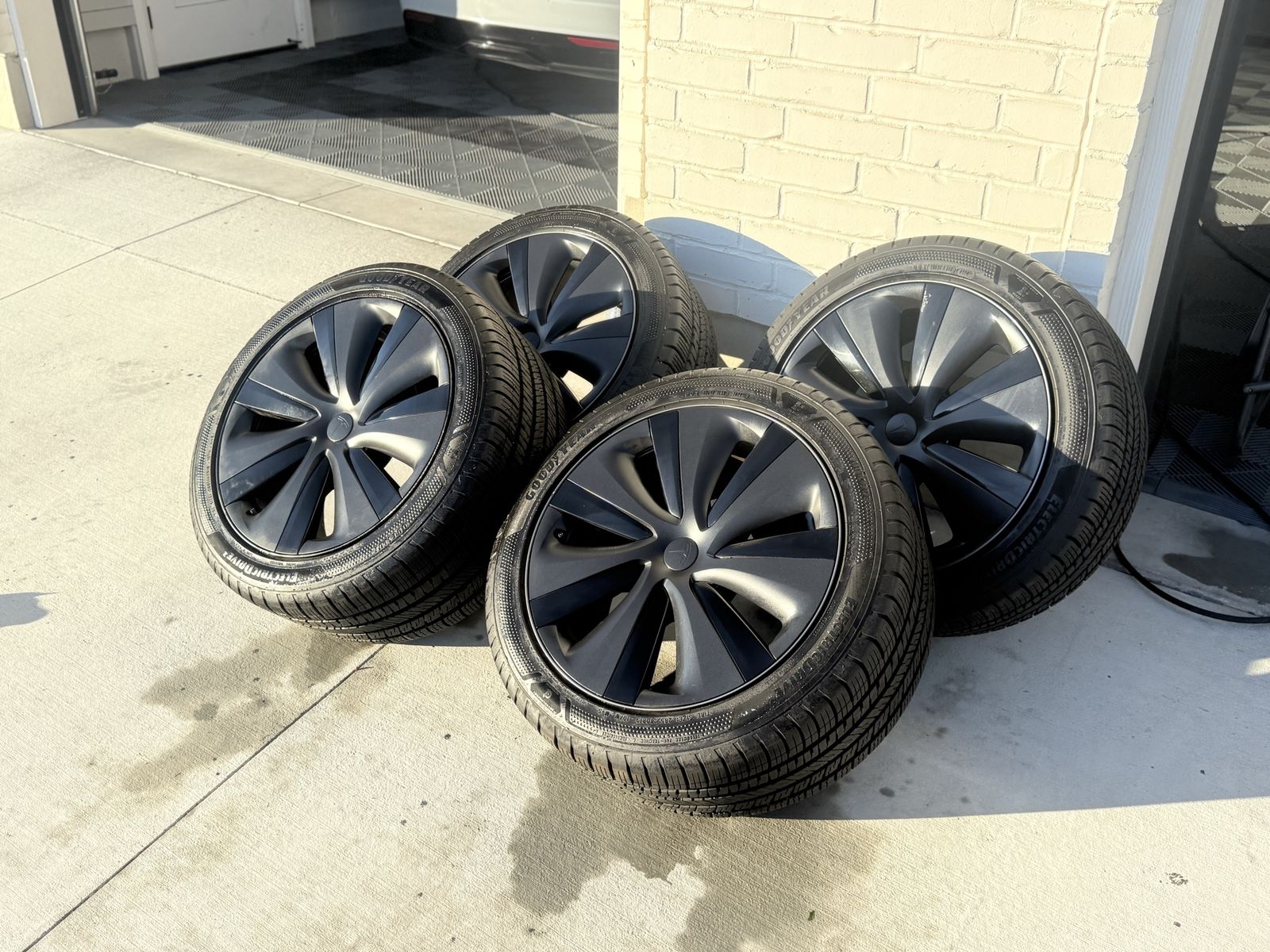 Tesla Model S 19” Wheels & Tires – Less Than 5,000 Miles