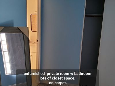 Se alquila habitación y baño/ room for rent