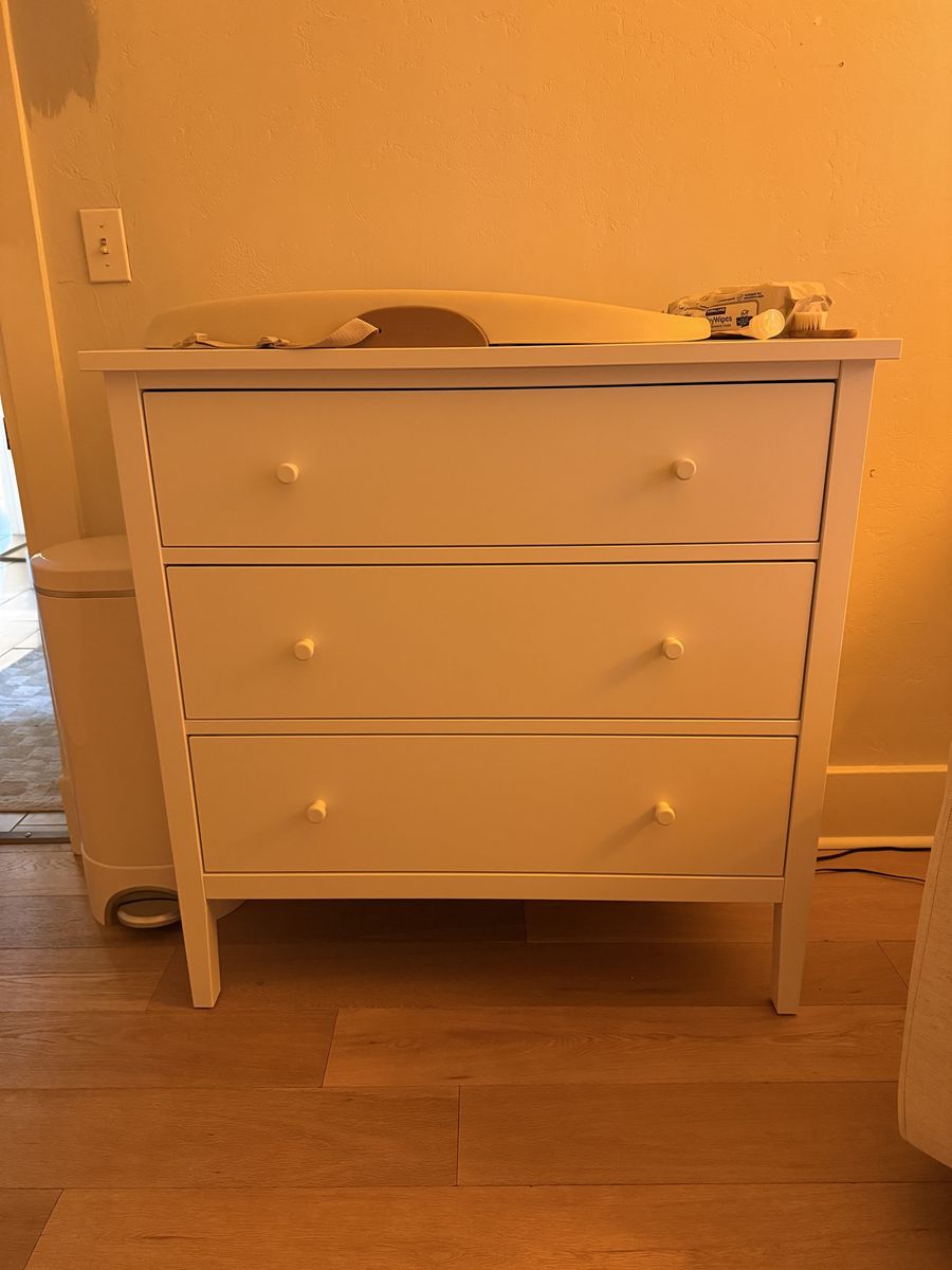 Like new - IKEA dresser