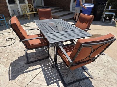 Older 7 piece patio set