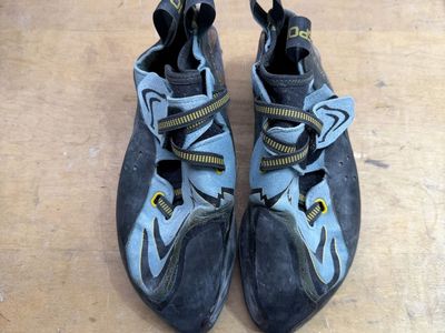 La Sportiva Futura Rock Climbing Shoes, Size 41.5