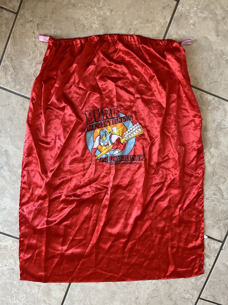 5 Red Kids Capes from Burg