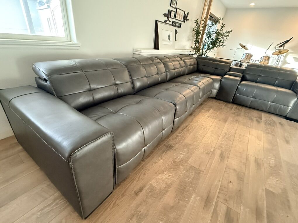 Costco Power Reclining Sectional- Like New