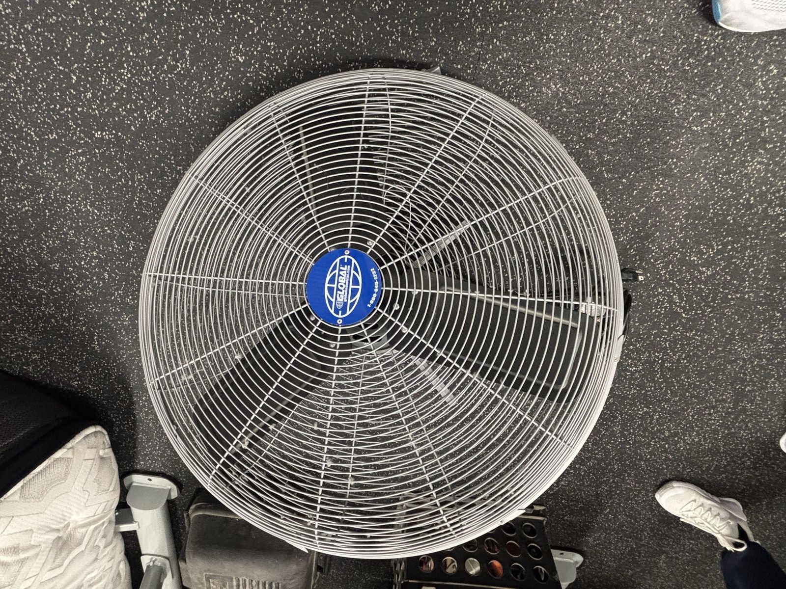Global Industrial size mounted oscillating fan