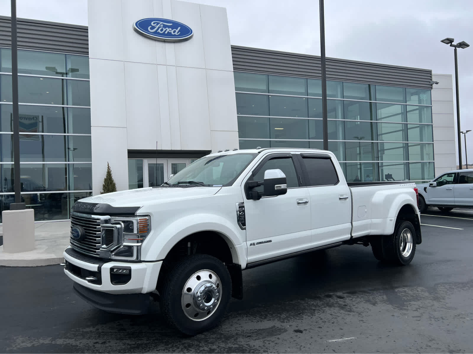 2022 Ford F-450 Super Duty Platinum