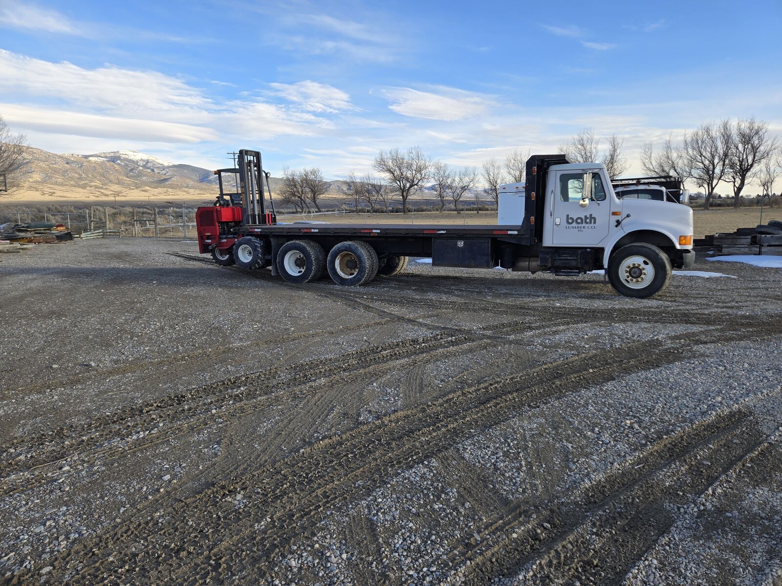 International Truck & Moffit Forklift